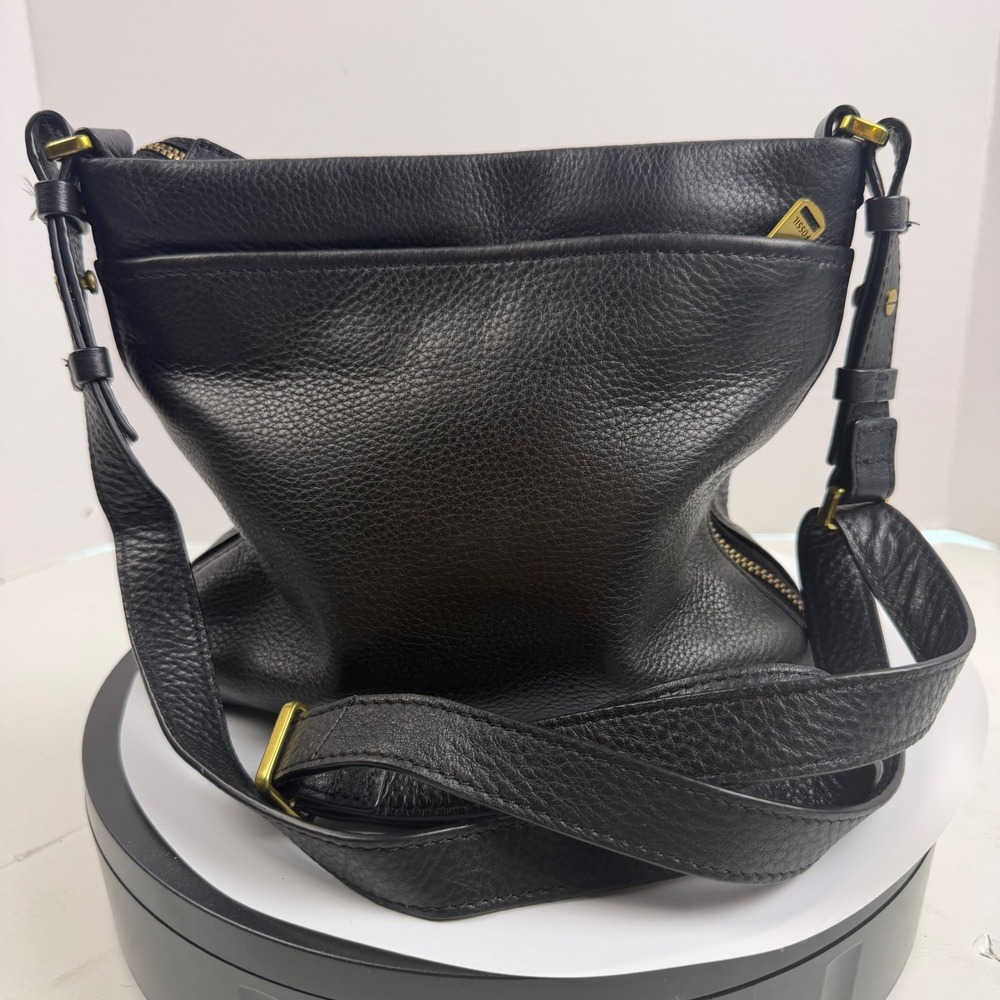 Fossil Black Pebbled Leather Crossbody Bag Expandable Brass Key Charm Messenger - Picture 2 of 14